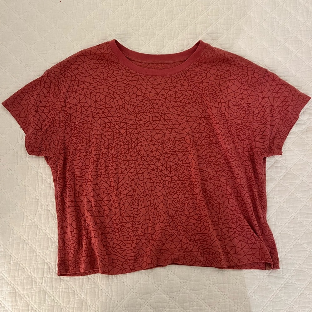 Lululemon Cropped Tee